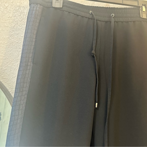 LIVE SHOW LISTING- UNLISTED ITEM 1-100 - Picture 2 of 5